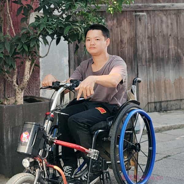 33岁岁湖北单身帅哥 - 昌都吉缘网